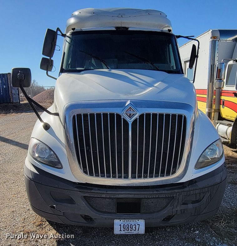 image for item DM8216 2008 International ProStar  semi truck