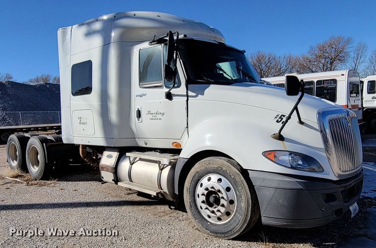 image for item DM8216 2008 International ProStar  semi truck