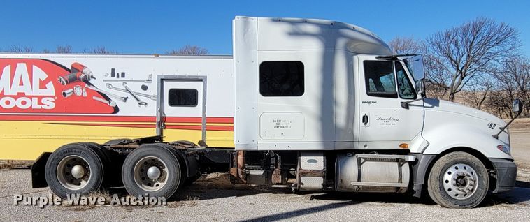 image for item DM8216 2008 International ProStar  semi truck