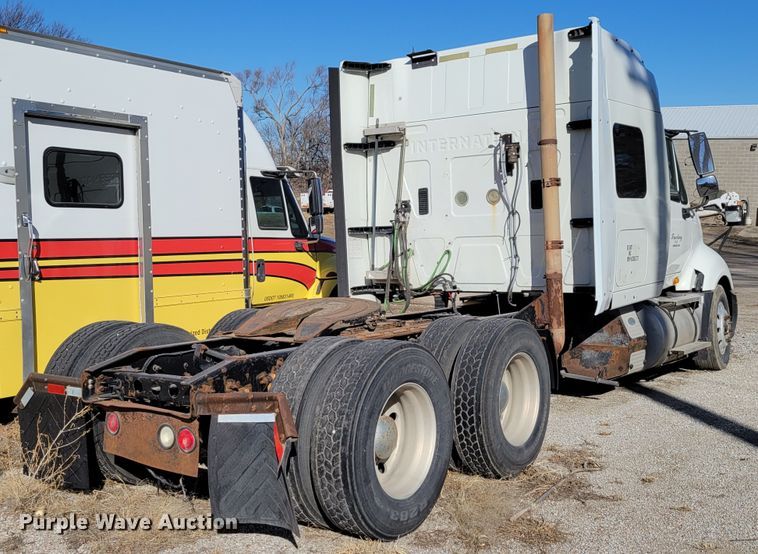 image for item DM8216 2008 International ProStar  semi truck