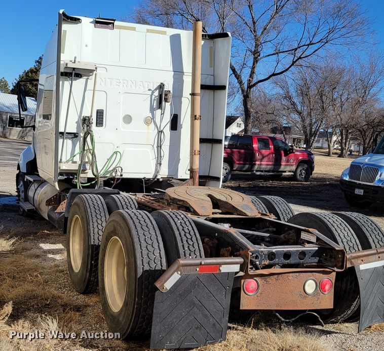 image for item DM8216 2008 International ProStar  semi truck