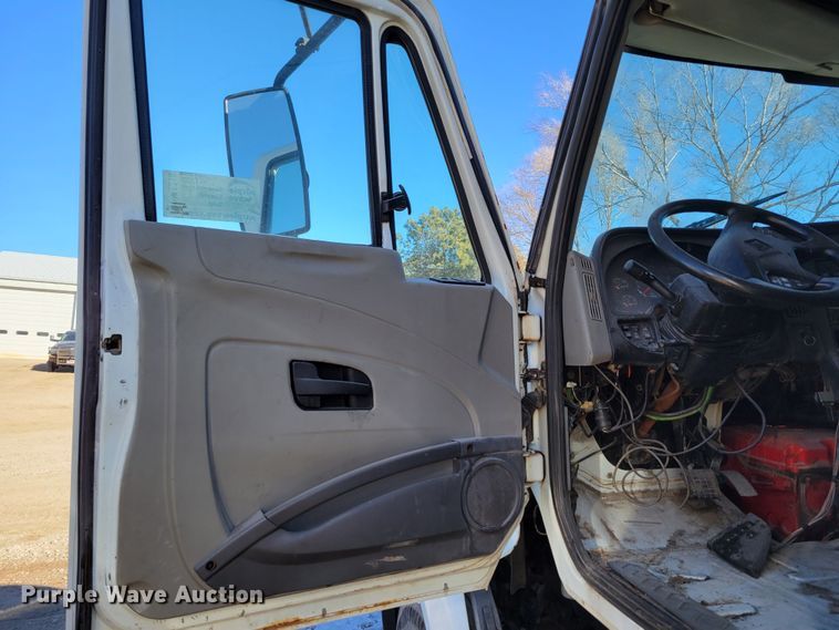 image for item DM8216 2008 International ProStar  semi truck