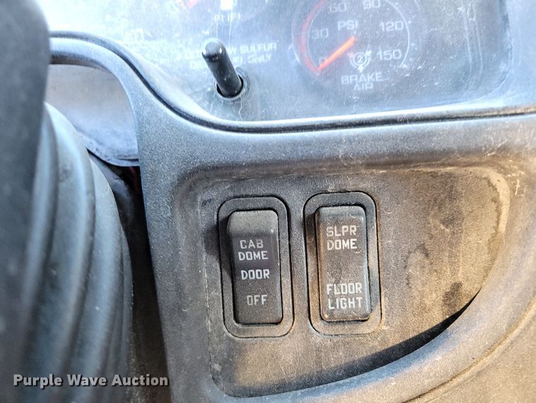 image for item DM8216 2008 International ProStar  semi truck