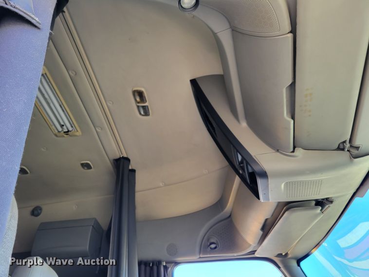 image for item DM8216 2008 International ProStar  semi truck