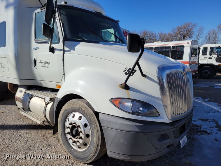 image for item DM8216 2008 International ProStar  semi truck