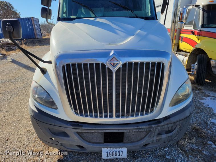 image for item DM8216 2008 International ProStar  semi truck