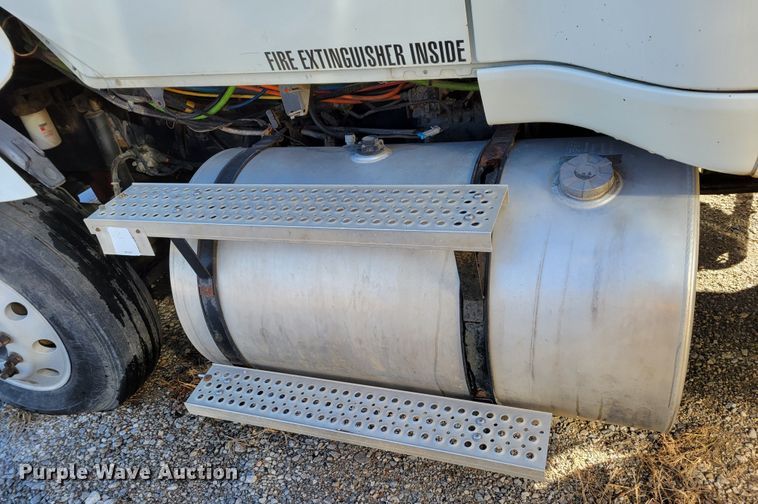 image for item DM8216 2008 International ProStar  semi truck