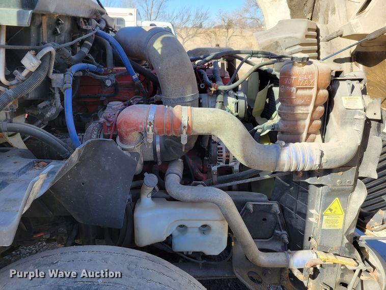 image for item DM8216 2008 International ProStar  semi truck