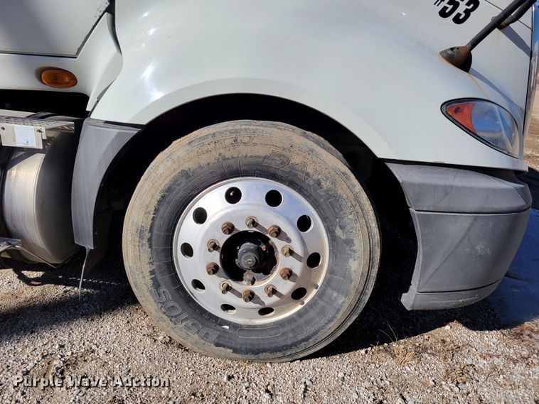 image for item DM8216 2008 International ProStar  semi truck