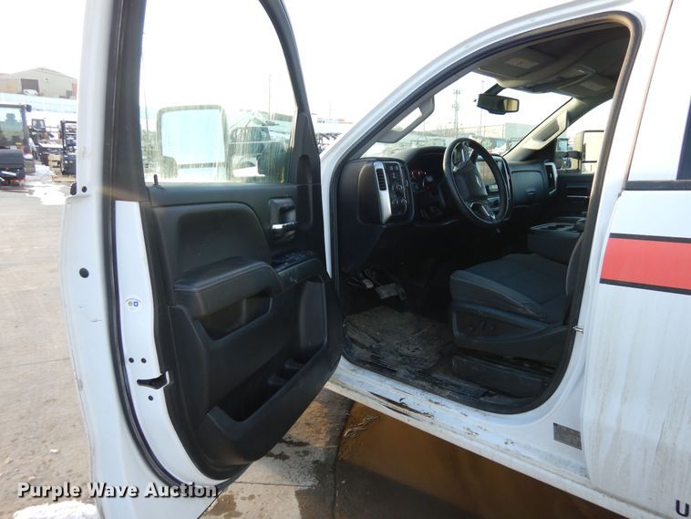 image for item DN6295 2017 Chevrolet Silverado 3500HD  Double Cab pickup truck