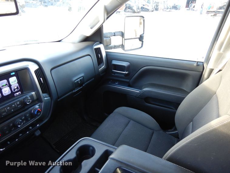 image for item DN6295 2017 Chevrolet Silverado 3500HD  Double Cab pickup truck