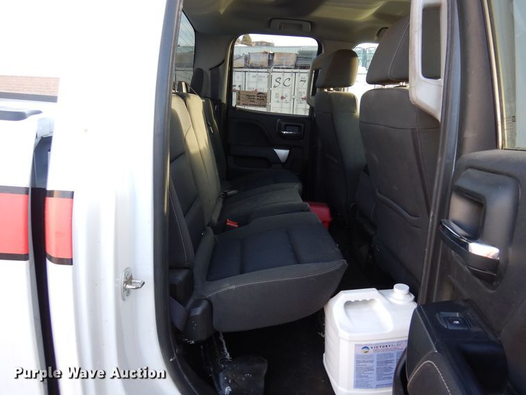 image for item DN6295 2017 Chevrolet Silverado 3500HD  Double Cab pickup truck