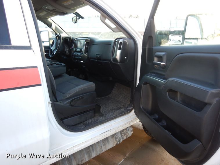 image for item DN6295 2017 Chevrolet Silverado 3500HD  Double Cab pickup truck