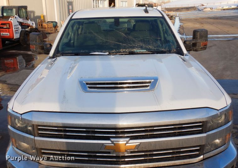 image for item DN6295 2017 Chevrolet Silverado 3500HD  Double Cab pickup truck