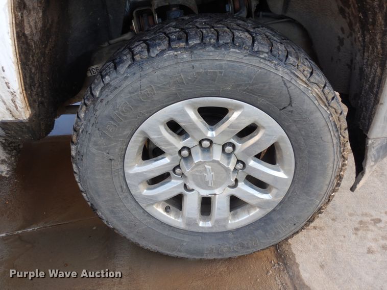 image for item DN6295 2017 Chevrolet Silverado 3500HD  Double Cab pickup truck