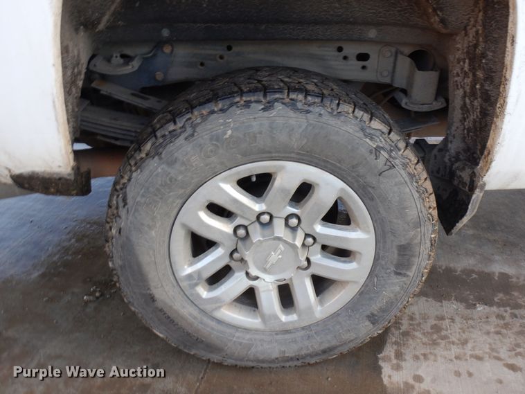 image for item DN6295 2017 Chevrolet Silverado 3500HD  Double Cab pickup truck