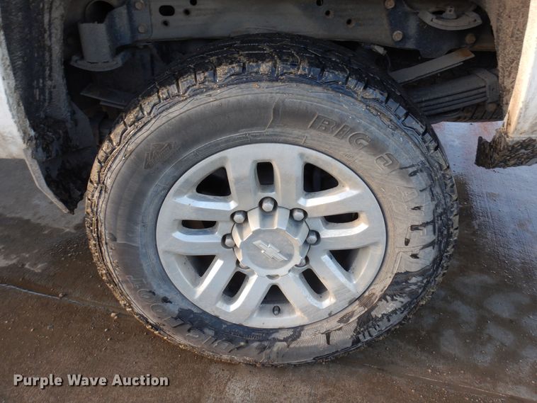 image for item DN6295 2017 Chevrolet Silverado 3500HD  Double Cab pickup truck