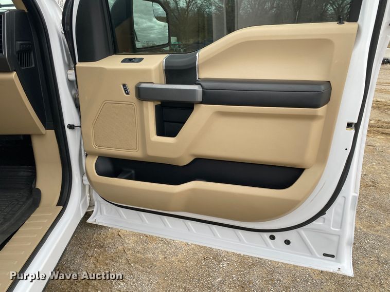 image for item DN8175 2017 Ford F150  SuperCrew pickup truck