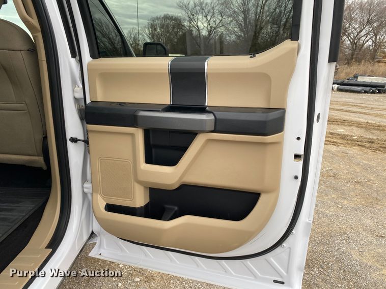 image for item DN8175 2017 Ford F150  SuperCrew pickup truck