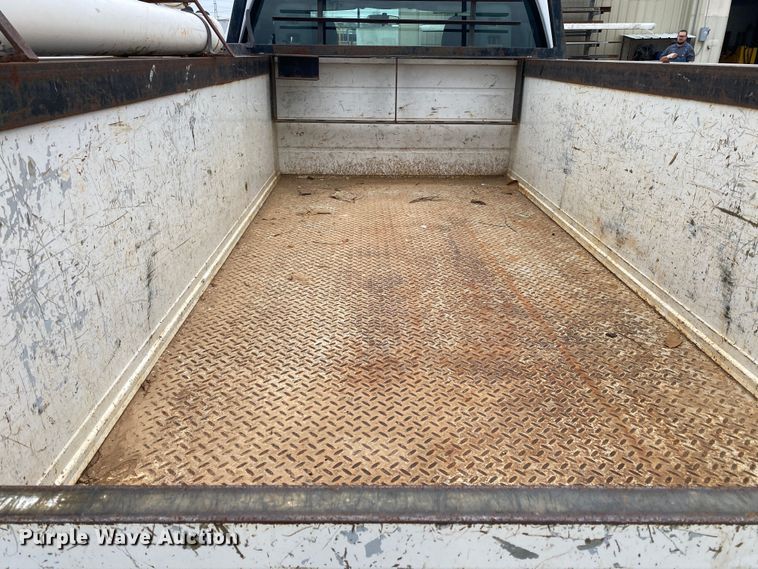 image for item DN8220 2014 Ford F350 Super Duty  SuperCab utility bed pickup truck