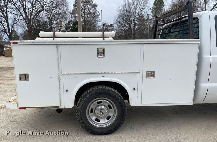 image for item DN8220 2014 Ford F350 Super Duty  SuperCab utility bed pickup truck