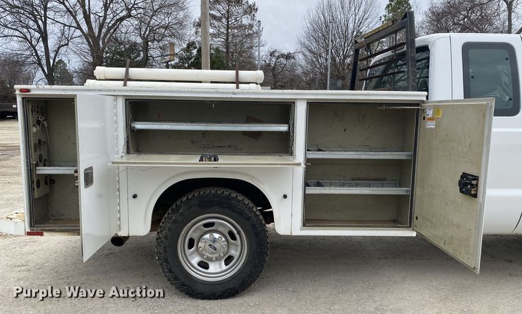 image for item DN8220 2014 Ford F350 Super Duty  SuperCab utility bed pickup truck