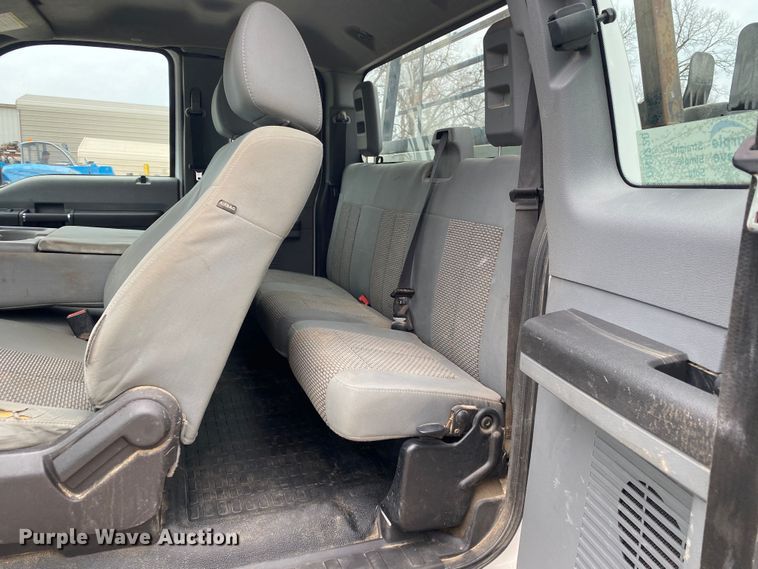 image for item DN8220 2014 Ford F350 Super Duty  SuperCab utility bed pickup truck