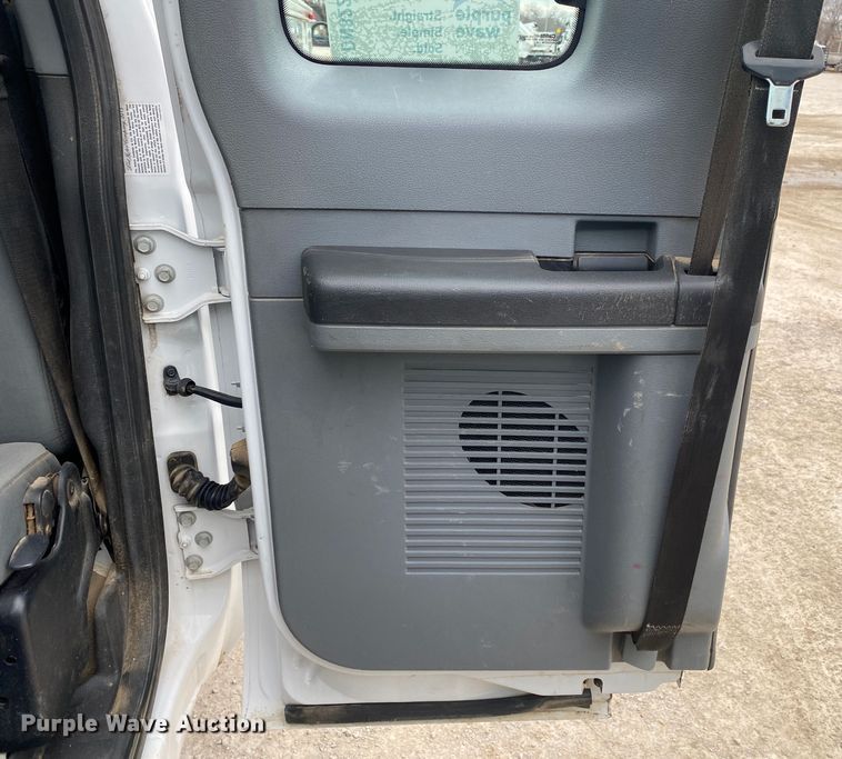 image for item DN8220 2014 Ford F350 Super Duty  SuperCab utility bed pickup truck