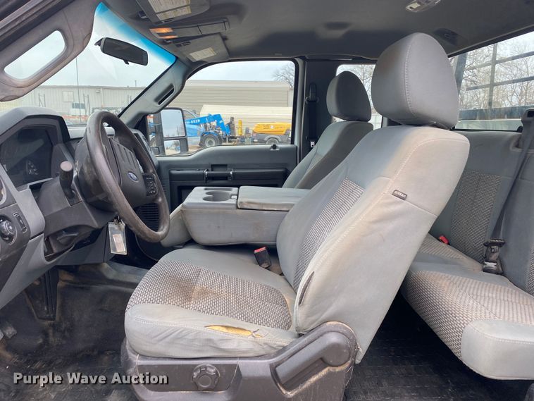 image for item DN8220 2014 Ford F350 Super Duty  SuperCab utility bed pickup truck