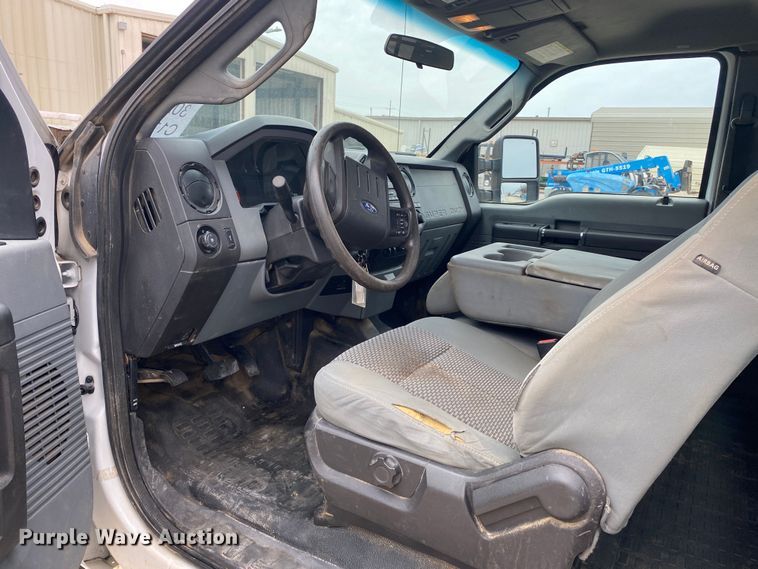 image for item DN8220 2014 Ford F350 Super Duty  SuperCab utility bed pickup truck