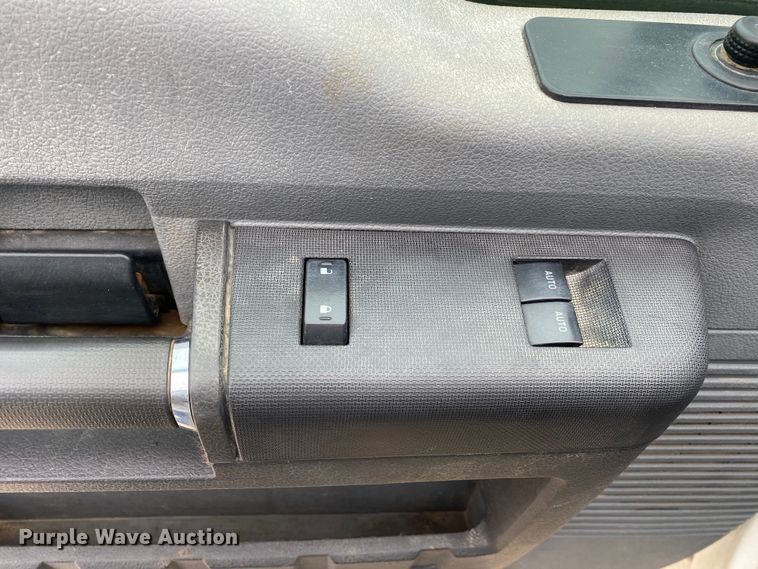 image for item DN8220 2014 Ford F350 Super Duty  SuperCab utility bed pickup truck