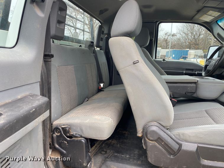 image for item DN8220 2014 Ford F350 Super Duty  SuperCab utility bed pickup truck