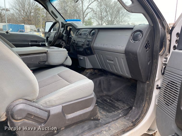 image for item DN8220 2014 Ford F350 Super Duty  SuperCab utility bed pickup truck