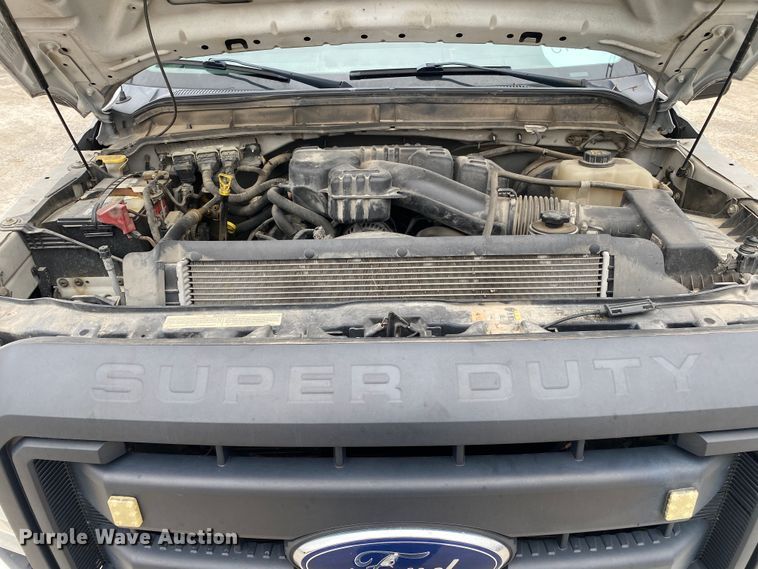 image for item DN8220 2014 Ford F350 Super Duty  SuperCab utility bed pickup truck