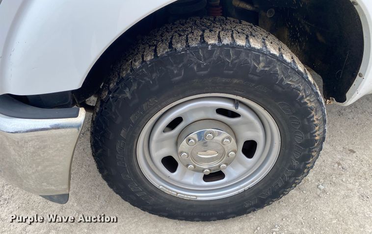 image for item DN8220 2014 Ford F350 Super Duty  SuperCab utility bed pickup truck