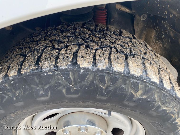 image for item DN8220 2014 Ford F350 Super Duty  SuperCab utility bed pickup truck