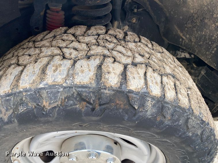 image for item DN8220 2014 Ford F350 Super Duty  SuperCab utility bed pickup truck