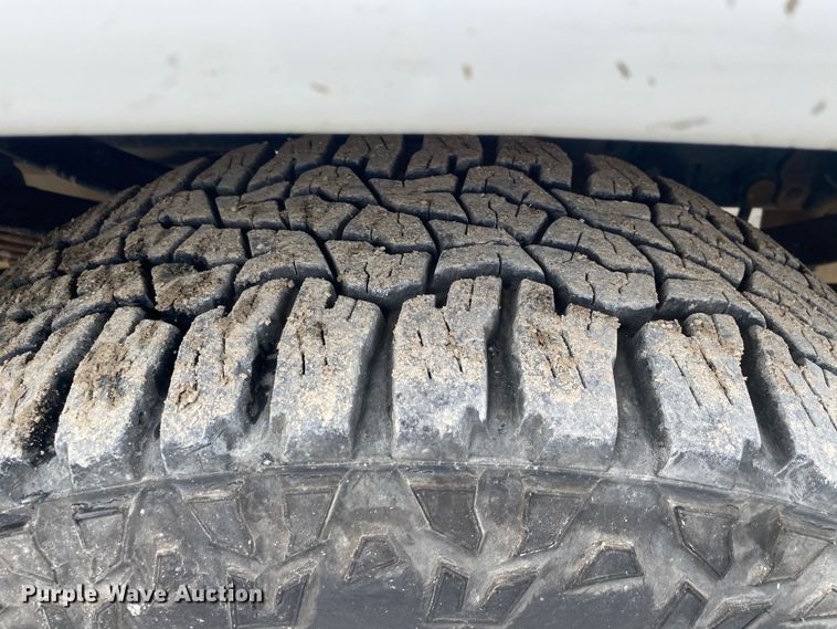 image for item DN8220 2014 Ford F350 Super Duty  SuperCab utility bed pickup truck