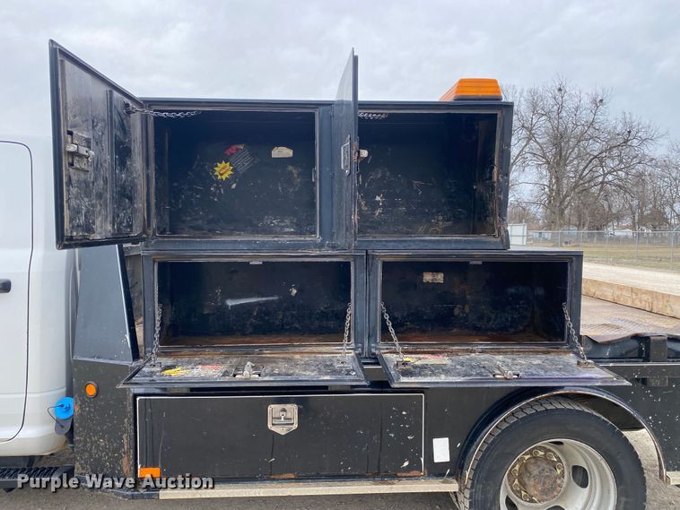 image for item DN8221 2012 Dodge Ram 5500HD  Crew Cab flatbed truck