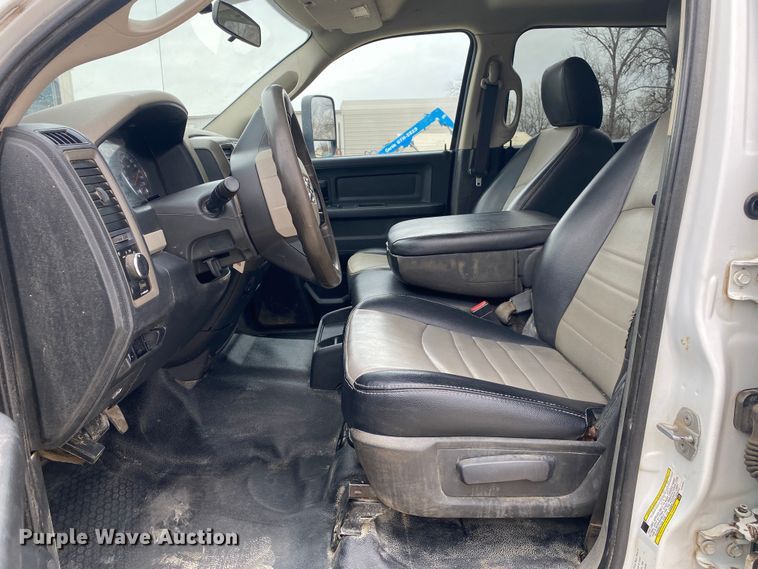 image for item DN8221 2012 Dodge Ram 5500HD  Crew Cab flatbed truck