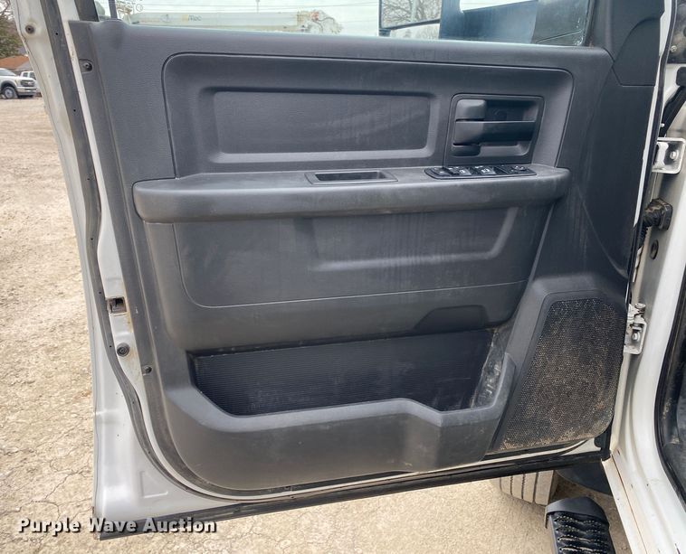 image for item DN8221 2012 Dodge Ram 5500HD  Crew Cab flatbed truck