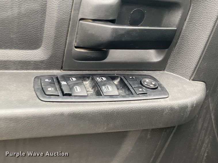 image for item DN8221 2012 Dodge Ram 5500HD  Crew Cab flatbed truck