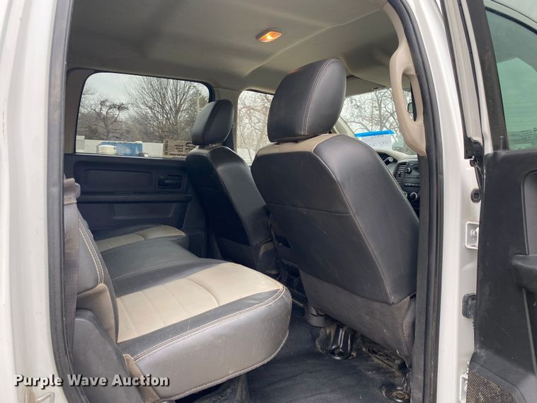 image for item DN8221 2012 Dodge Ram 5500HD  Crew Cab flatbed truck