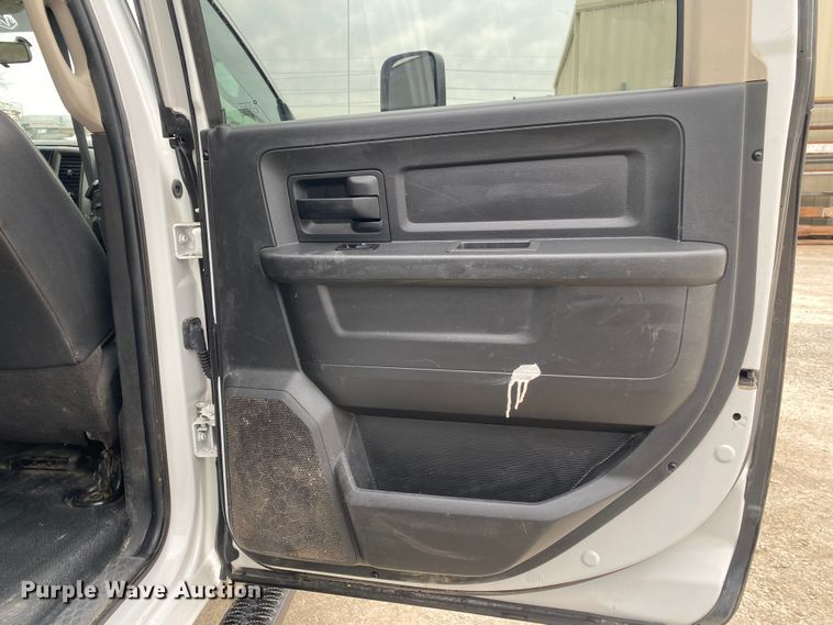 image for item DN8221 2012 Dodge Ram 5500HD  Crew Cab flatbed truck