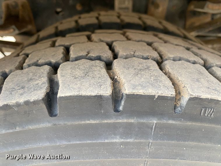 image for item DN8221 2012 Dodge Ram 5500HD  Crew Cab flatbed truck