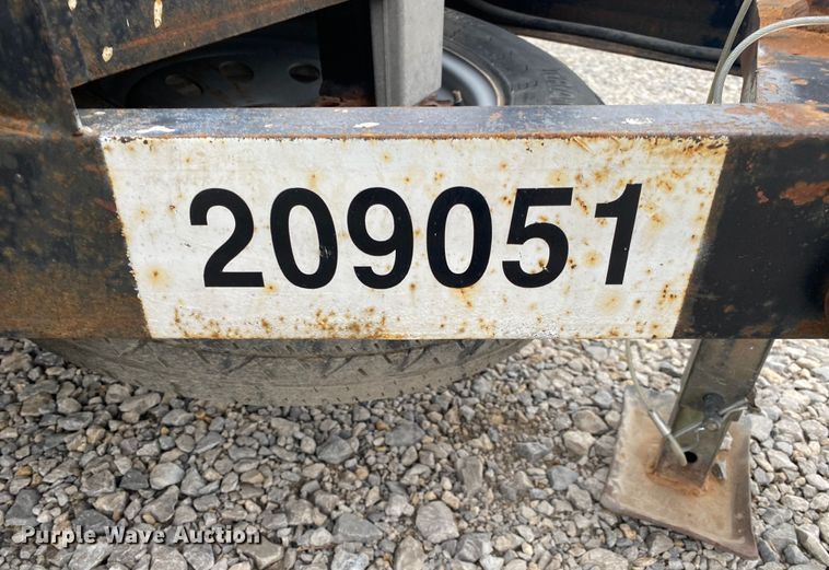 image for item DN8225 1999 R & B Industries  utility trailer