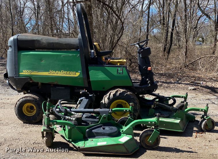 image for item DN8228 John Deere 1600 WAM Turbo  lawn mower