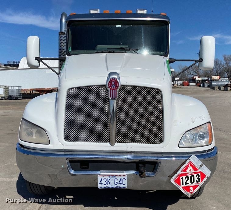 image for item DN8233 2014 Kenworth T370  fuel truck