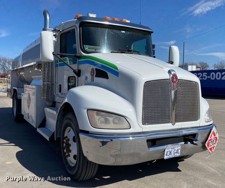 image for item DN8233 2014 Kenworth T370  fuel truck