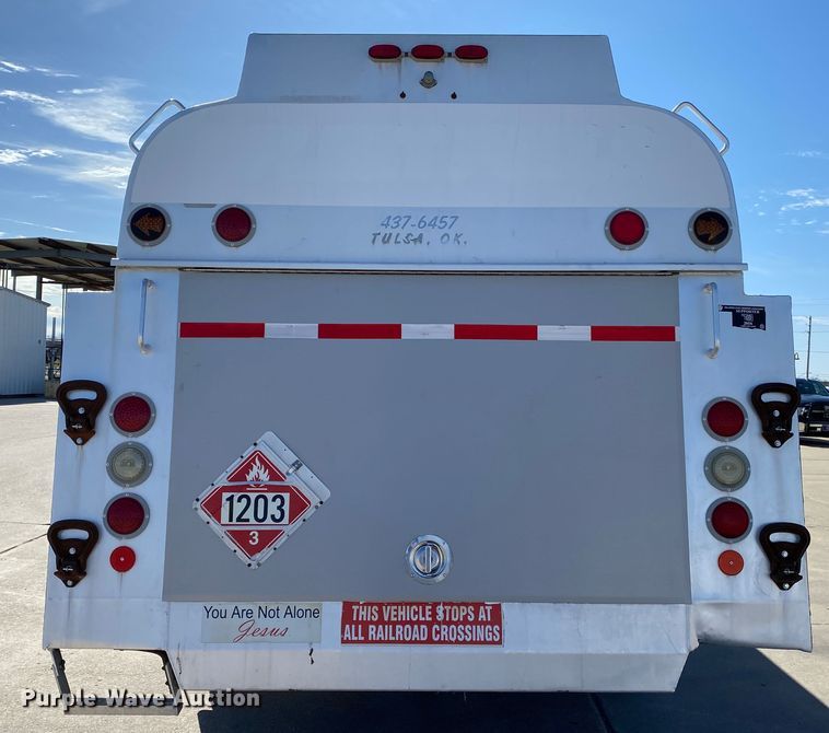 image for item DN8233 2014 Kenworth T370  fuel truck